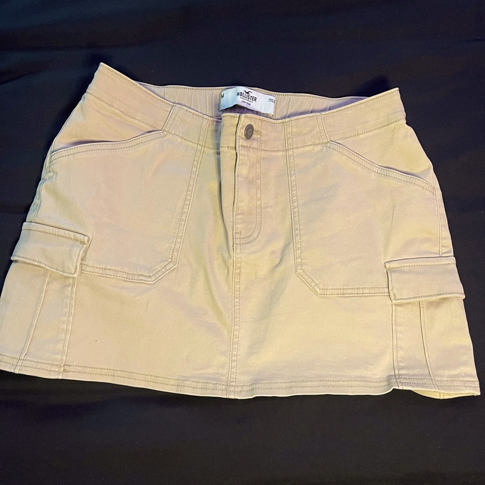 Hollister Low Rise Cargo Mini Skirt